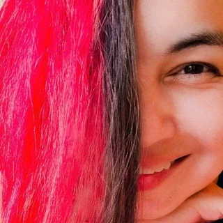 Cô giáo tiếng Anh giới thiệu