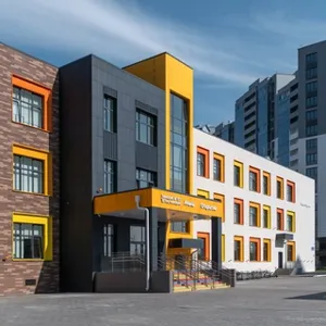 Gymnasium Nr. 107 (Schule Entdeckung)