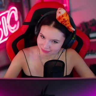 Cô Lida Chính Thức