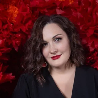 CMO의 지루하지 않은 삶 | 이라 졸로토바