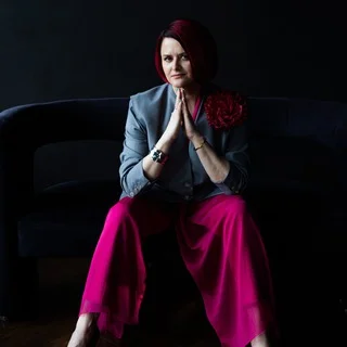 苏耶蒂娜·雷吉娜。在线推广