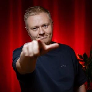 Giám đốc Marketing | Artem Tsvetkov