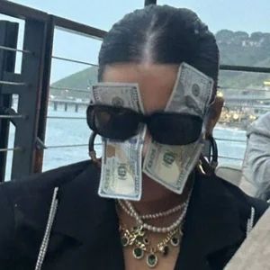 L'argent va au travail