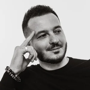 Artyom Roshior | 日记🦄