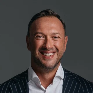 グセイン・イマノフ | 公式