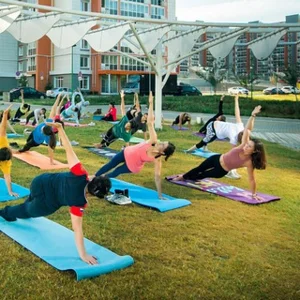 Vesna 住宅区：体育训练、瑜伽、拉伸