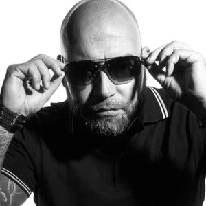 鲁斯塔维利 [ 官方 ] 😎